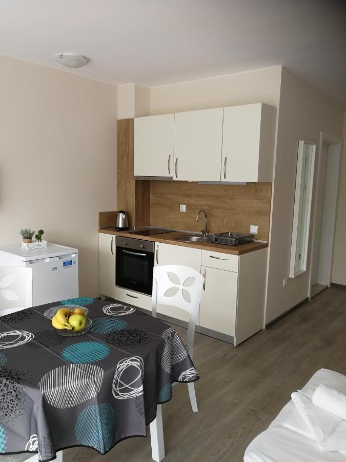 Donchevi Apartments Primorsko Bagian luar foto