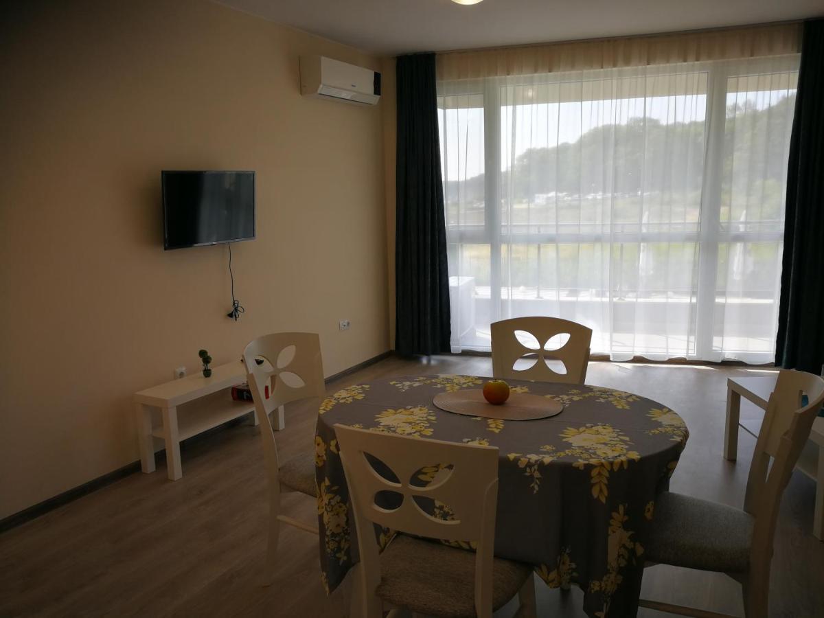 Donchevi Apartments Primorsko Bagian luar foto
