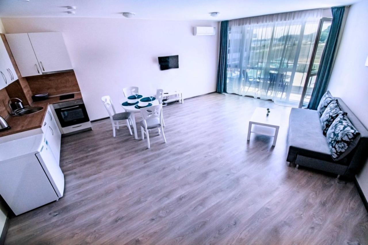 Donchevi Apartments Primorsko Bagian luar foto